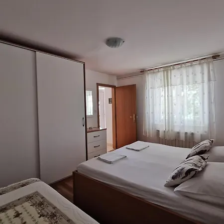 Apartman With Parking Space - 18855 Novi Vinodolski
